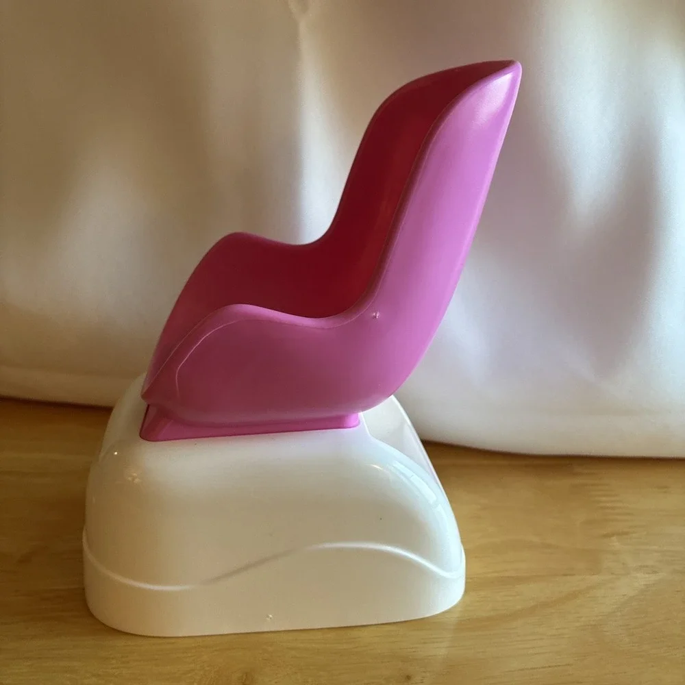 Barbie Mani Pedi Spa Chair And Teal Foot Tub GHN07